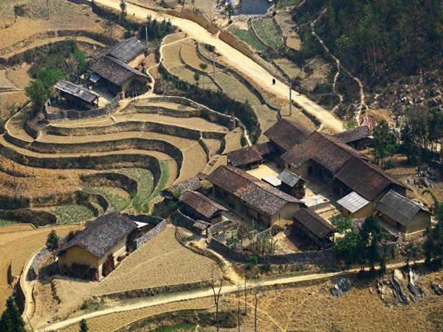 traditional-houses-on-the-rocks-ha-giang-travel-guide-things-to-do-in-ha-giang 1